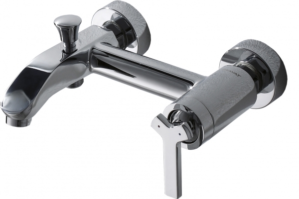 Смеситель для ванны Bravat Waterfall F673107C-01 (хром)